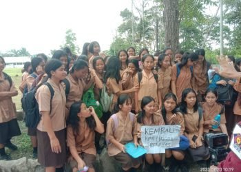 Ratusan Siswa SMA Negeri 1 Dolok Panribuan Unjuk Rasa, Kacabdis Prihatin Libatkan Siswa dalam Aksi