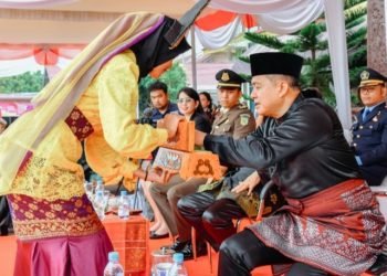 Bupati Batu Bara Ir.H. Zahir, M.AP Inspektur Upacara HUT Bhayangkara Ke-77