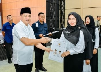 Bupati Batu Bara Serahkan SK Pengangkatan 410 Pegawai P3K