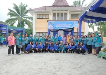 Ketua TP PKK Kota Pematang Siantar H. Kusma Erizal Ginting, SH Hadiri Acara Evaluasi Kelurahan Pelaksanaan Tertib Administrasi Tahun 2023