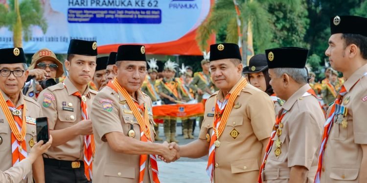 Tokoh Peduli Pramuka, Bupati Zahir Dianugerahi Lencana Melati