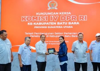 Bupati Zahir Paparkan Potensi Unggulan Kabupaten Batu Bara di Hadapan Komisi IV DPR RI