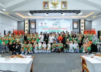 Bupati Zahir Berangkatkan Peserta Study Tiru Pokdarling ke Kota Medan