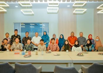 Tingkatan Kualitas Pendidikan, Bupati Zahir Berangkatkan Guru dan Mahasiswa ke Luar Negeri