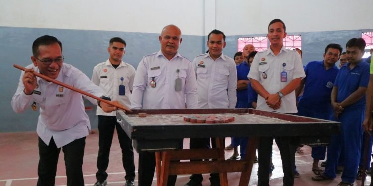 Kepala Lapas Kelas IIA Pematangsiantar Buka Pertandingan Tusot Antar Warga Binaan Lapas Pematangsiantar