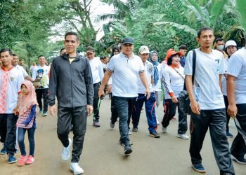 Bupati Zahir Lepas Peserta Jalan Sehat Bersama Sambut HUT ke-52 Korpri