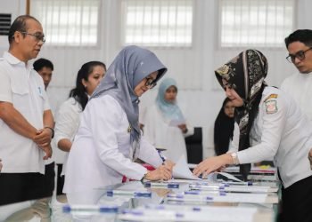 Wali Kota Siantar Serahkan DHKP dan SPPT PBB P2 Kota Pematangsiantar Tahun 2024