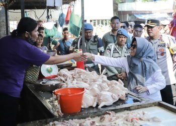 Hari Kedua Ramadhan, Wali Kota Siantar Sidak Harga dan Stok Bapok di Sejumlah Pelaku Usaha