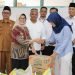 Ramadhan Berkah, dr Susanti Bersama Perumda Tirtauli Kembali Berbagi di Sejumlah Lokasi