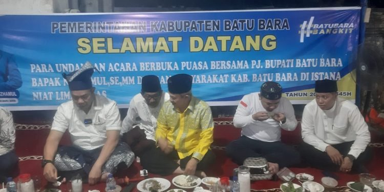 Pj. Bupati Batubara Buka Puasa bersama dengan Ahli waris Istana Lima Laras