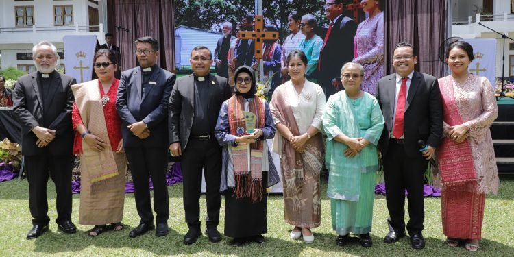 Wali Kota Pematangsiantar Hadiri Dies Natalies ke-46 STT HKBP