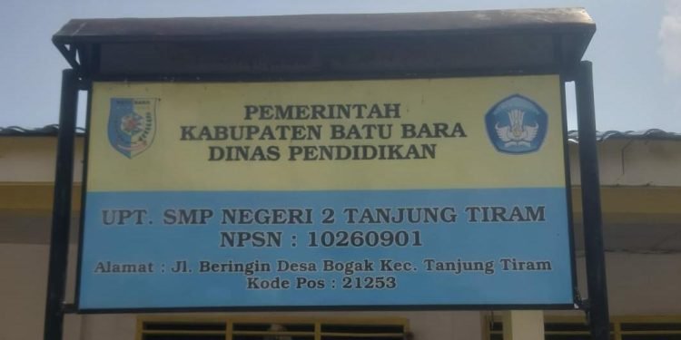 Ketua Lembaga Swadaya Masyarakat Republik Corupption Wocht (LSM RCW) Meminta APH Batubara Periksa Dana Bos SMP N 2 Pemkab. Batubara