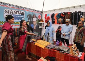 Wali Kota Kunjungi Stand UMKM Pemko Pematangsiantar di Riau