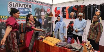 Wali Kota Kunjungi Stand UMKM Pemko Pematangsiantar di Riau