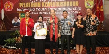 dr Susanti Hadiri Seminar dan Pelatihan Kewirausahaan oleh PMKRI cabang Pematangsiantar
