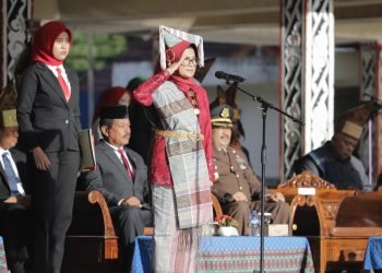 Di Upacara Peringatan Hari Lahir Pancasila, dr Susanti Kenakan Pakaian Adat Simalungun