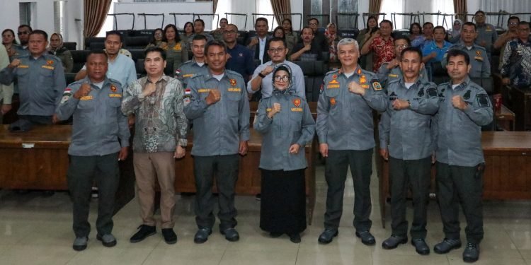 dr Susanti Dewayani SpA menghadiri acara Bimbingan Teknis (Bimtek) Satlinmas dalam rangka Pilkada Serentak 2024