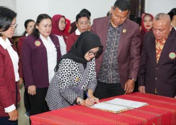 Wali Kota Pematangsiantar menghadiri acara Pelantikan Dewan Pengurus Daerah Persatuan Perawat Nasional Indonesia (DPD PPNI) 