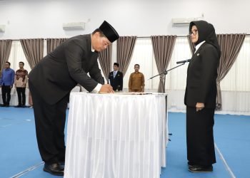 Wali Kota Pematangsiantar Lantik Arianto Menjadi Dirut Perumda Air Minum Tirta Uli