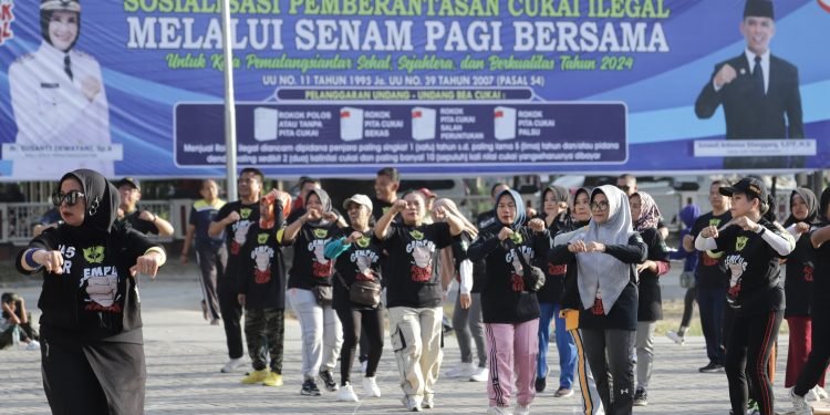 dr Susanti Dewayani SpA menghadiri acara Sosialisasi Pemberantasan Cukai Ilegal melalui Senam Pagi Bersama