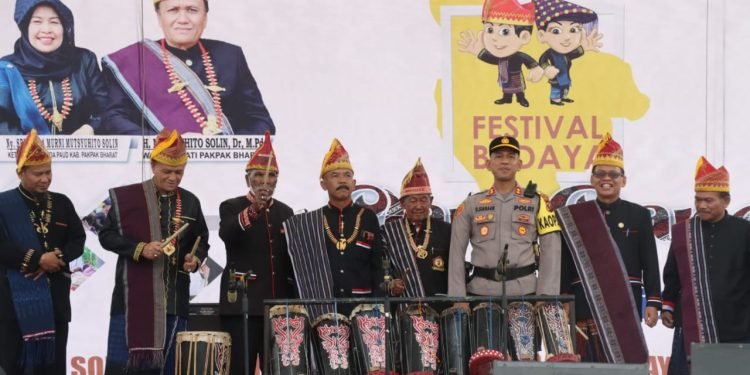 Kapolres Pakpak Bharat Hadiri Pembukaan Pesta Pelaksanaan Hari Jadi Ke 21 Tahun Dan Pesta Oang Oang Kabupaten Pakpak Bharat