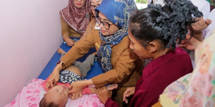 dr Susanti Dewayani SpA, menghadiri Penutupan Pelatihan Salon Pokmas Bantan Sejahtera di LKP ZENDRO