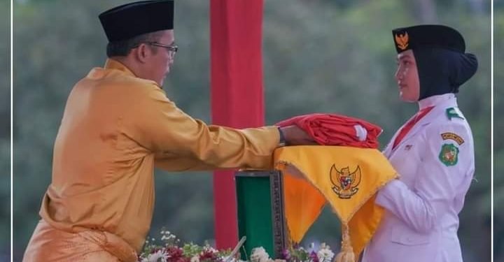 Upacara Penurunan Bendera Merah Putih, Walikota Medan di Wakili oleh H. Aulia Rachman