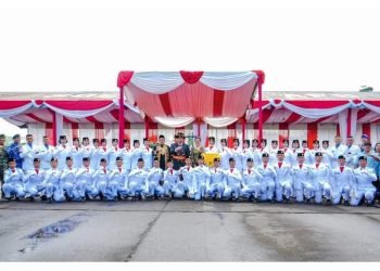 Bobby Nasution Mengenakan Baju Adat Mandailing Sebagai inspektur Upacara Pengibaran Bendera Merah Putih Memperingati HUT ke – 79