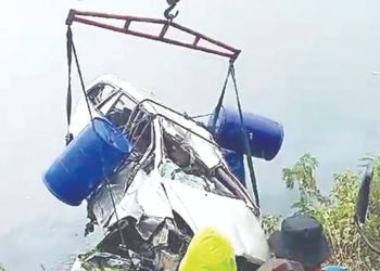 Kijang Innova Terjun ke Danau Toba Kades Soping Ujung Seribu Tewas