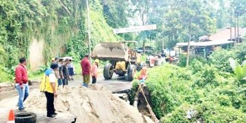 Hujan Deras, Jalur Lintas Karo-Langkat Longsor