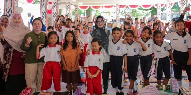 Dalam Menyemarakkan HUT ke-79 Kemerdekaan Republik Indonesia, Walikota Pematangsiantar ikut mendukung Lomba Mewarnai anak-anak