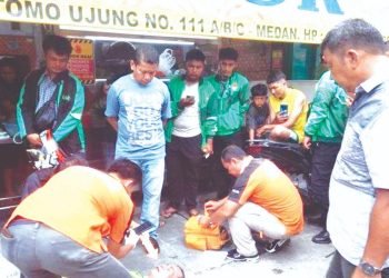 Miris! Driver Ojol Terjatuh dan Meninggal saat Antri Menunggu Pesanan