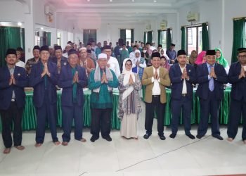 Wali Kota dr. Susanti Dewayani SpA meresmikan plang Lembaga Advokasi Umat Islam (LADUI) Majelis Ulama Indonesia (MUI)
