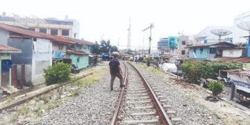 Diserempet Kereta Api Wanita Paruh Baya Luka Ringan