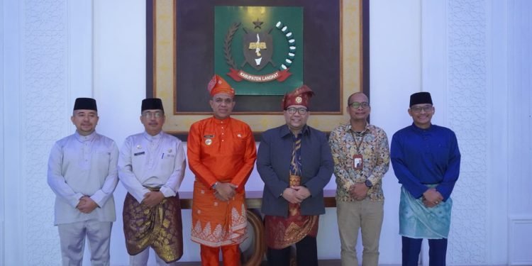 Pj. Bupati Langkat Dapat Apresiasi dari Ombudsman RI: Inovasi “Bubur Pedas” Pacu Peningkatan Pelayanan Publik