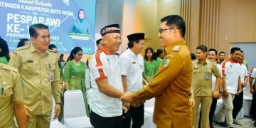 Pj. Bupati Batu Bara Lepas Kontingen Pesparawi ke-V Tingkat Provsu