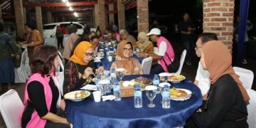 Welcome Dinner, Wali Kota dr Susanti Dewayani SpA menjamu Para Peserta Lake Toba Bike Adventure 2024