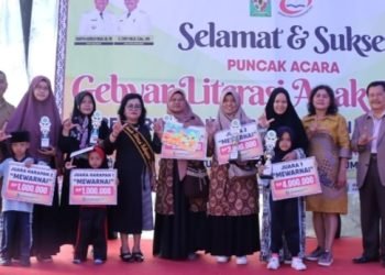 Hadiri Puncak Kegiatan Gebyar Literasi Anak Bangsa, Bunda Literasi Simalungun: “Literasi ini mengajak kemandirian diri”