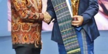 Bupati Simalungun Raih Penghargaan Bergengsi Pimpinan Daerah Awards 2024