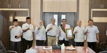 Pj Bupati Langkat Apresiasi dr. Agus Salim sebagai Tenaga Medis Teladan Nasional: Bukti Pengabdian Tanpa Batas