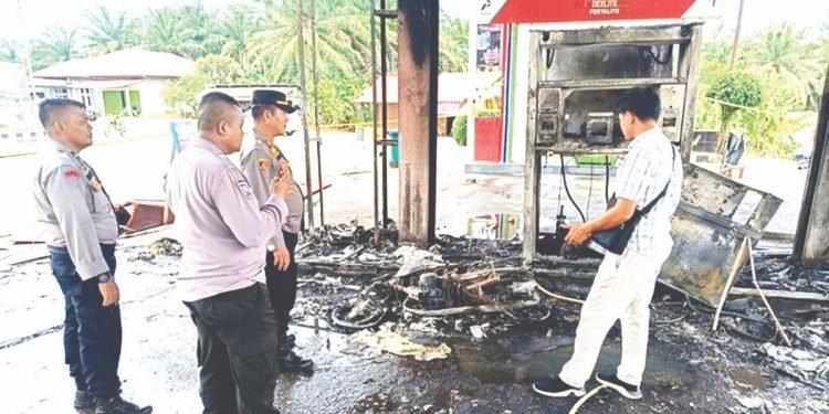 Gegara Pemotor Isi BBM Tanpa Matikan Mesin, SPBU Terbakar