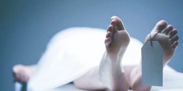 Kerja Saat Hujan Gerimis Pria Pemasang Baliho Tewas KTersengat Listrik