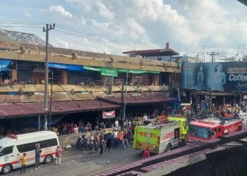 PT. STTC Turunkan 4 Unit Mobil Damkar Padamkan Kobaran Api di Gedung 4 Pasar Horas