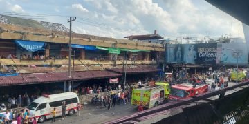 PT. STTC Turunkan 4 Unit Mobil Damkar Padamkan Kobaran Api di Gedung 4 Pasar Horas