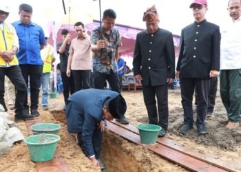 Bupati Simalungun Letakkan Batu Pertama Pembangunan Stadion Mini di Pamatang Raya