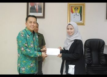 Penjabat (Pj) GubernurSumut Agus Fatoni memotivasi sejumlah warga Sumut yang baru dievakuasi dari Lebanon.