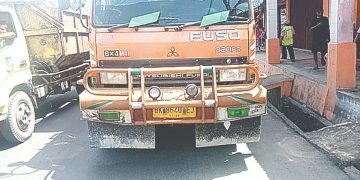 Pengendara Beat Remuk Dilindas Truk Fuso