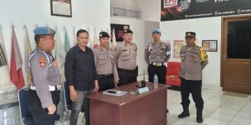 Subsatgas Propam Polres Langkat OMP Toba 2024 Laksanakan Pengawasan Personel di KPU dan Bawaslu