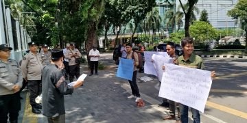 DPD ALAMP AKSI Geruduk Kantor Wali Kota dan DPRD Kota Medan, Dugaan Korupsi di Dinas Perumahan Kota Medan Harus diusut Tuntas