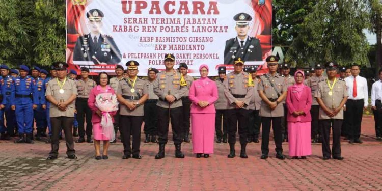 Upacara Sertijab Kabag Ren dan Pelepasan Personel Purnatugas Polres Langkat Berlangsung Khidmat